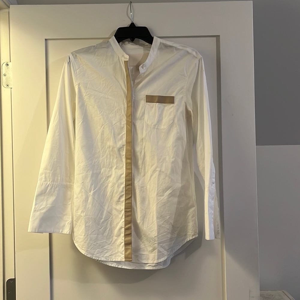 white cotton J Crew blouse with tan trim